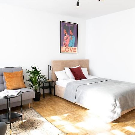 Oomph Warsaw Center Well Designed Apartment With Balcony Kültér fotó