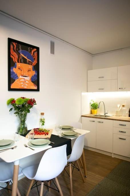 Oomph Warsaw Center Well Designed Apartment With Balcony Kültér fotó