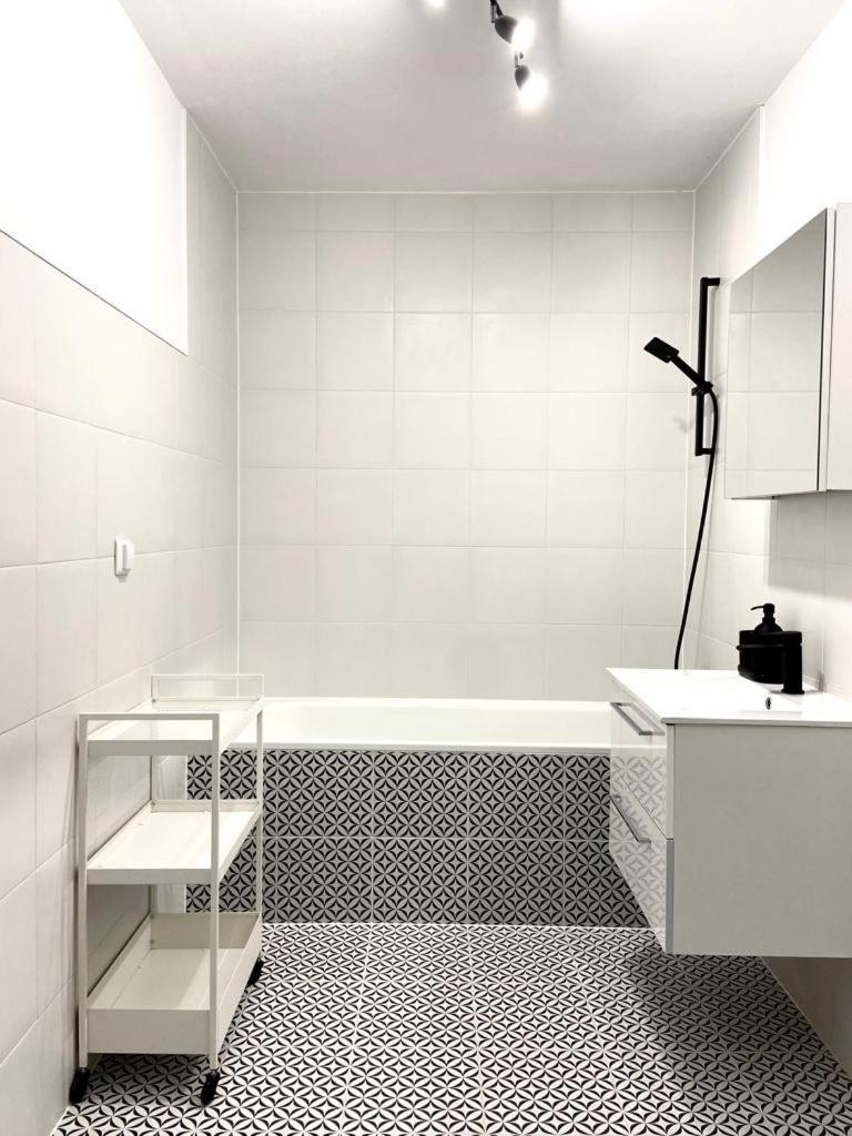 Oomph Warsaw Center Well Designed Apartment With Balcony Kültér fotó